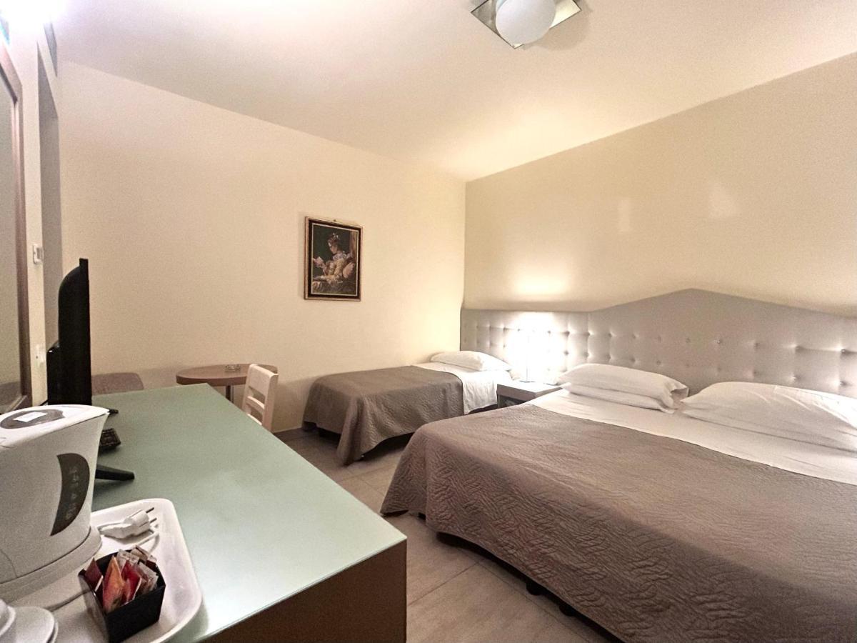 Hotel Adria Μιλάνο Μαριτίμα Εξωτερικό φωτογραφία
